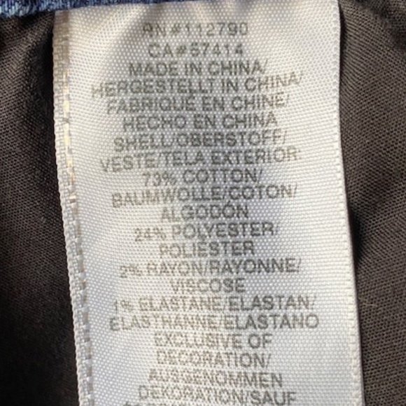 True Religion Jennie Curvy Big T Mid Rise Capri Flap Blue Jeans Size 30 - Picture 9 of 15